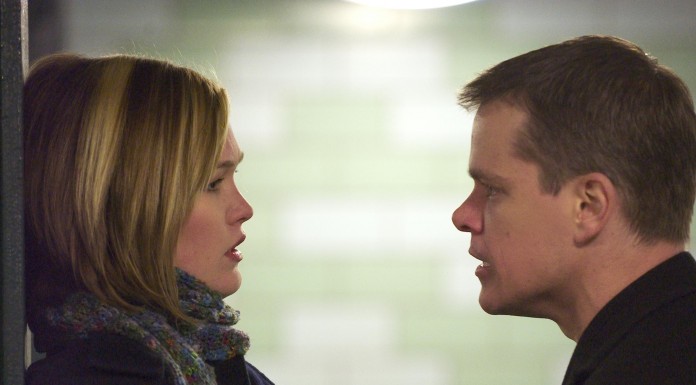 Julia Stiles se reîntoarce în franciza “Identitatea lui Bourne “