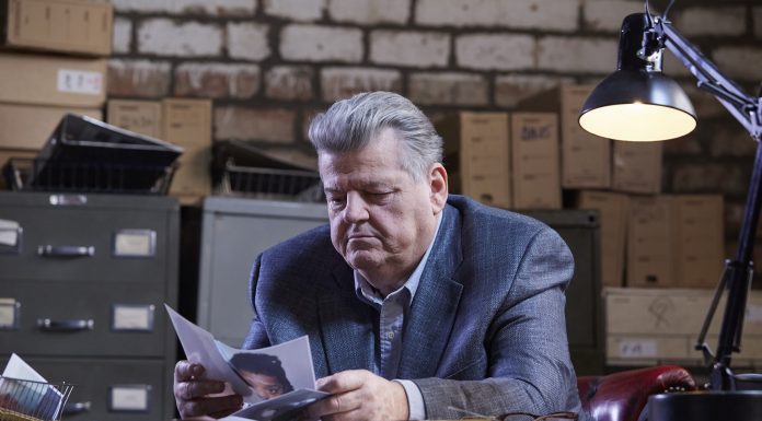 “Robbie Coltrane prezintă: probe esențiale”, o nouă serie exclusivă pe CI