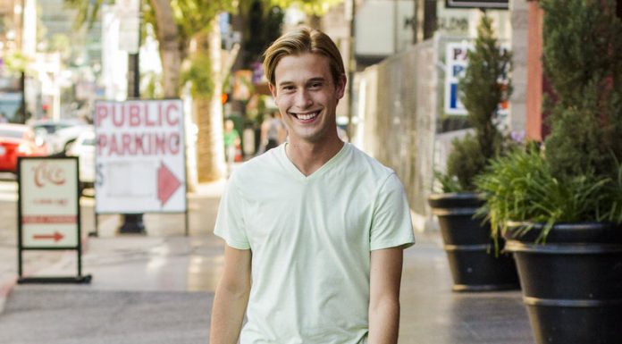 “Hollywood Medium with Tyler Henry” se întoarce din 4 iunie la E!