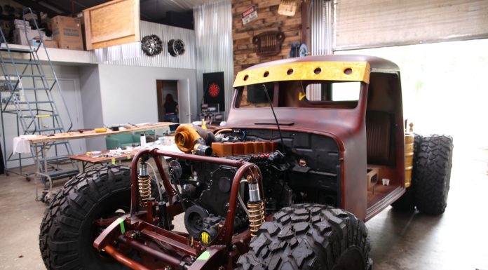 History urmăreşte cum maşinile legendare americane devin bolizi off-road în „Mecanicii de la Hauk Designs”