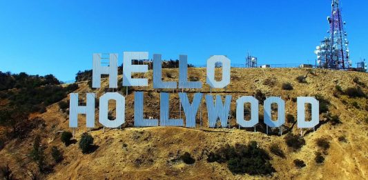 AMC lansează noua emisiune „Hello Hollywood”