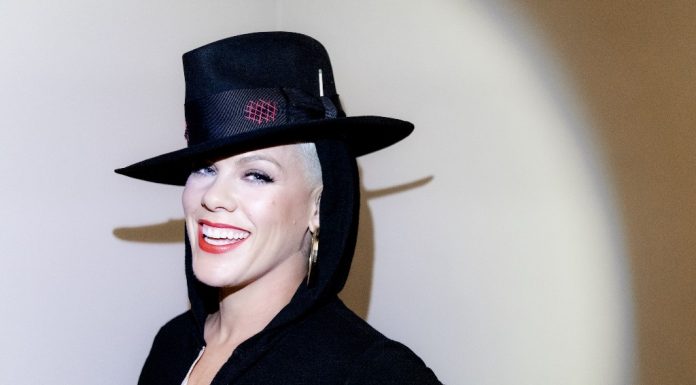 E! People’s Choice Awards – P!nk este declarată People’s Champion Award