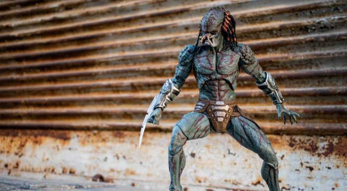 Figurine “Out in the Wild” – Armored Assassin Predator NECA