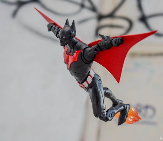 Figurine “Out in the Wild” – DC Multiverse Batman Beyond – McFarlane Toys