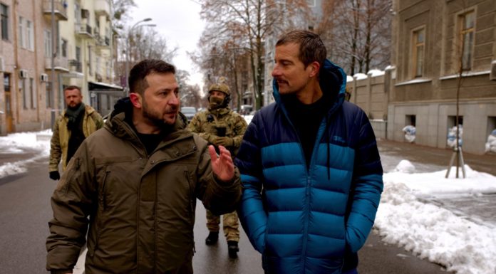 Discovery aduce duminică, 26 martie, un documentar unic: Bear Grylls și Președintele Zelenskyy: Zona de război