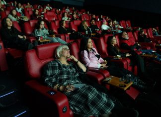 Complotul Bonelor, filmul cu Anamaria Prodan și Cristi Iacob în rol principal, a fost vizionat pentru prima dată de vedete la Cinema City VIP din ParkLake