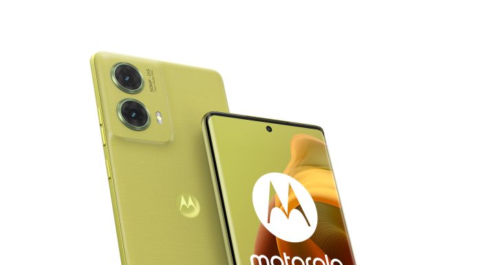 Motorola lansează noul moto g85 5G, primul telefon cu ecran OLED curbat din gama moto g