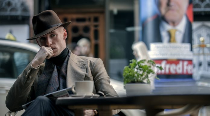 Primul teaser al mult-așteptatului serial original SkyShowtime The Day of the Jackal (Ziua șacalului), cu Eddie Redmayne și Lashana Lynch este aici
