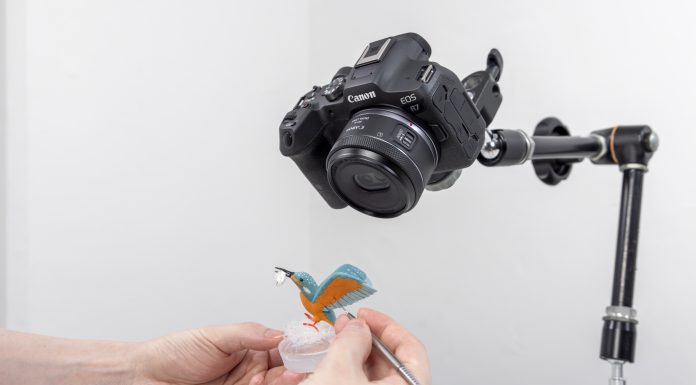 Moduri noi de a spune poveşti vizuale imersive cu obiectivul video spaţial RF-S 7,8mm F4 STM DUAL
