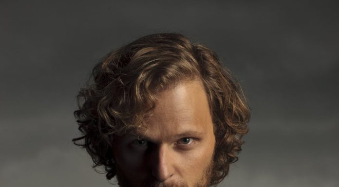 Un actor din Merlin și Bridgerton vine la Comic Con România