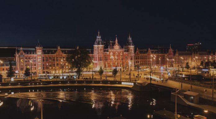 National Geographic aduce în prim-plan efortul din spatele Gării Centrale din Amsterdam, într-un nou documentar