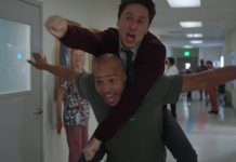 Continuarea îndrăgitului serial „Stagiarii” este disponibil de azi pe Disney+