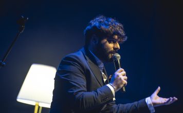 Miguel Gane, scriitorul român devenit fenomenul poeziei contemporane de limbă spaniolă, lansează volumul „Albastru”
