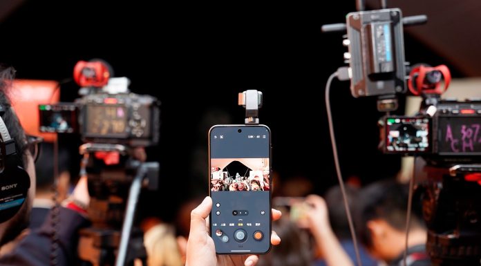 HONOR Robot Phone aduce viitorul filmării video și foto pe smartphone la Cannes