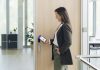 ASSA ABLOY: Pentru prima dată în 12 ani, soluțiile wireless de administrare a accesului depășesc sistemele tradiționale cu cablu