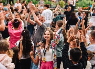 CineCopilăria, ediția a V-a: aproape 1000 de participanți au celebrat copilăria prin film, teatru și joacă la Buhuși