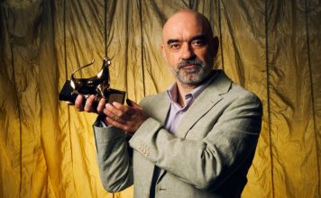 Filmul românesc „Nu e locul tău aici”, regizat de Florin Șerban, cu Adrian Văncică în rolul principal, este marele câștigător al Festivalului Internațional de Film de la Locarno!